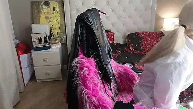 RoxalanaStar live XXX chat