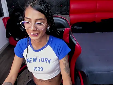 Chat +18 de KarlaSlutSkinny__ ao vivo