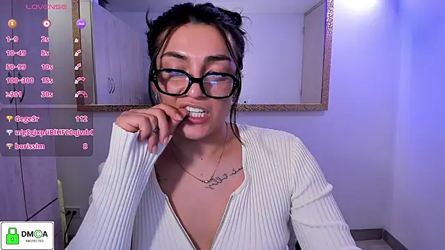 EricaVanderhill Adlı Modelin Canlı XXX Sohbeti