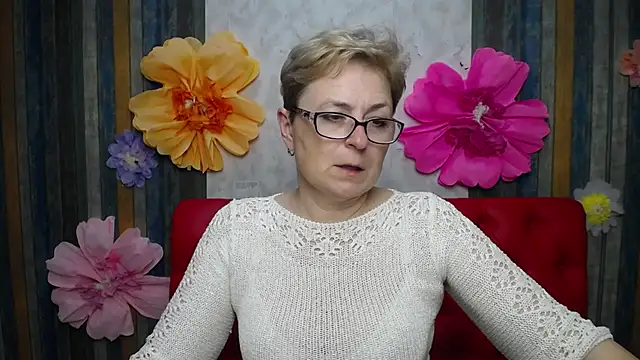 EmiliaGree: онлайн-секс-чат