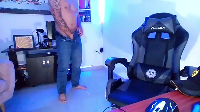 Thiago_420n Webbikameraesitys