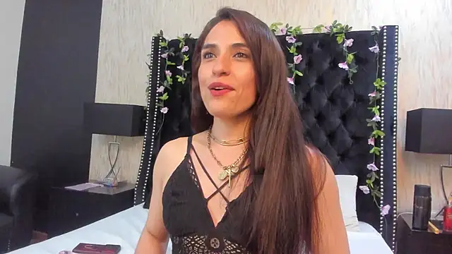 Show modela MeganNightt na web-kameri
