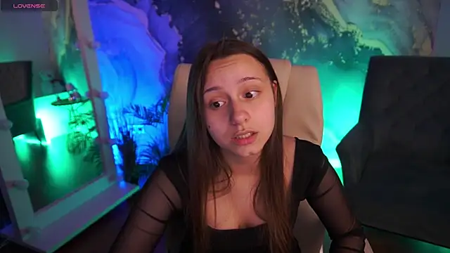 TinyNatalie Chat XXX in diretta