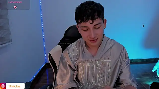 OLIVER_K – Naživo XXX chat