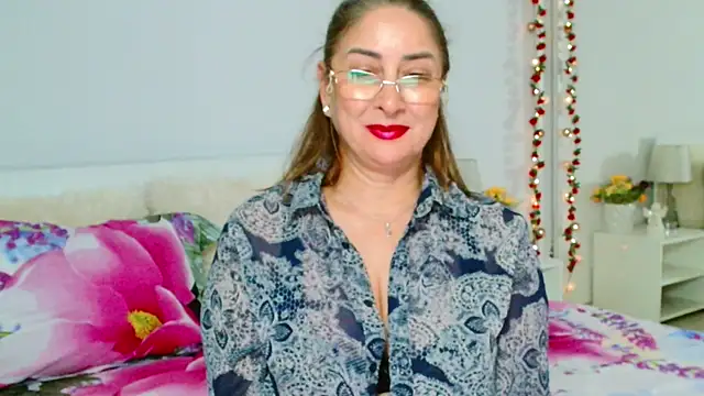 Tyana40 라이브 XXX 채팅