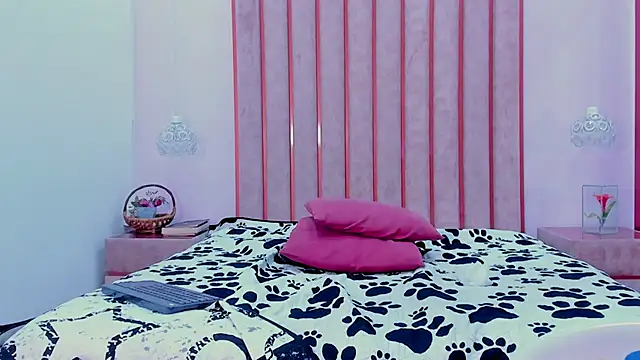 Chatroom XXX en direct de Lucie_Red
