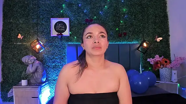 Kiaraa88 Live XXX-Chat