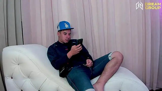 Yourslust_'s Webcam Show