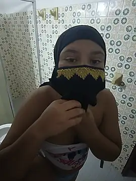 aziza_dalila02: διαδικτυακό σόου στην κάμερα