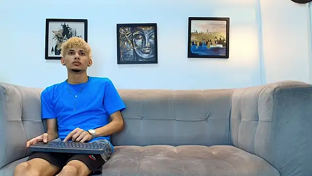 Chat +18 de YOUNG_BOYS_HELL ao vivo