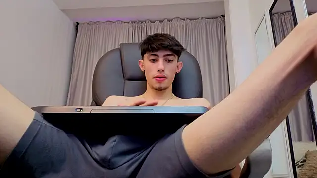 Caled_Saenz's Webcam Show