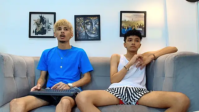 Show de webcam de YOUNG_BOYS_HELL