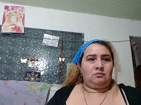 Chatroom XXX en direct de Perla1981--