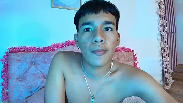 noa_hot69 Show Webcam
