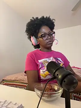 mochakaia's Webcam Show