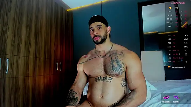 massimo_visconti's Live XXX Chat