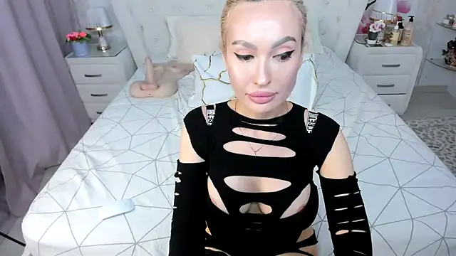 HottieSweetBritney's Live XXX Chat