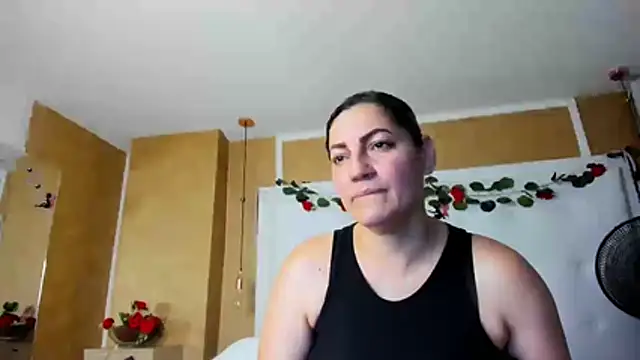Heidy_milf Chat XXX live