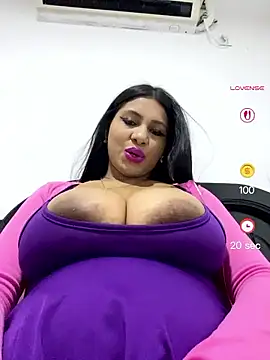 CyBettyboop's Live XXX Chat