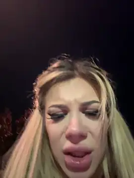 AlyssaFoxx_'s Live XXX Chat