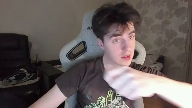 Knuckles17's Webcam Show