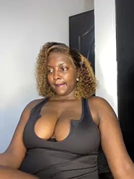 prettiepearl Chat XXX live