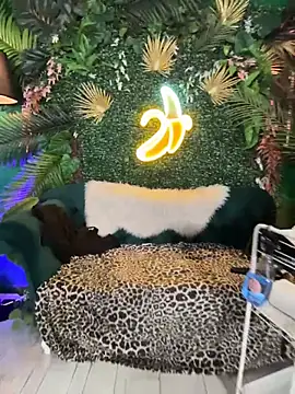 SatiraLux's Live XXX Chat