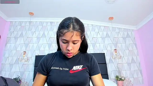 CloheBell Live XXX Chat