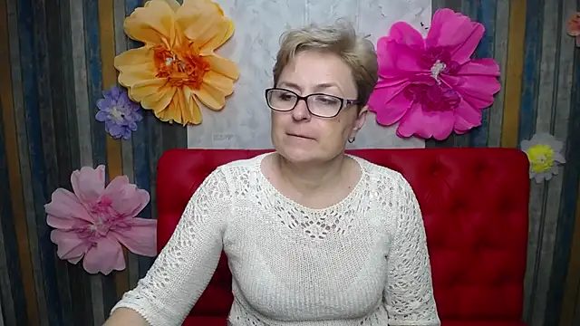 EmiliaGree: онлайн-секс-чат