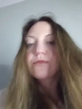 XXX chat uživo modela KattyLuuu