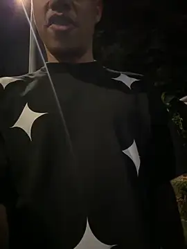 AlphaMasterXxx 라이브 XXX 채팅