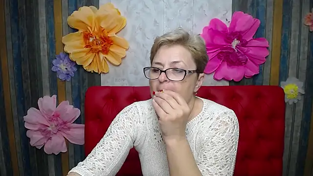 EmiliaGree's Live XXX Chat