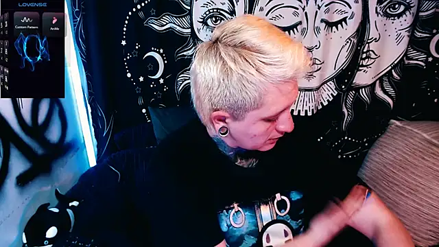 Marieblueeyesのウェブカメラショー