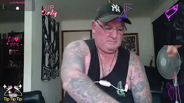 KINKYBLUEYES69 在線直播表演