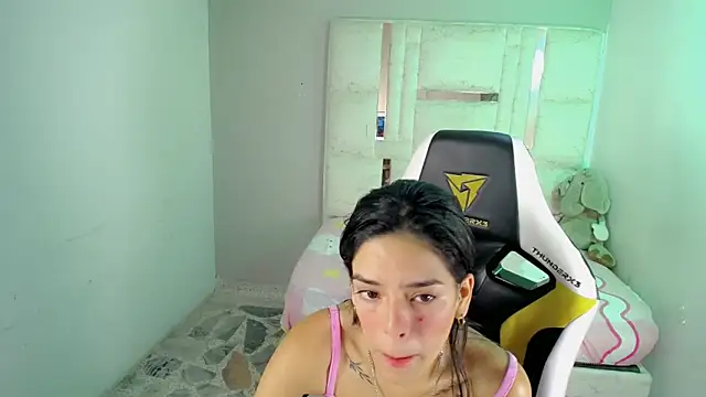 Nina_and_coby_のウェブカメラショー