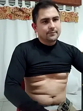 Bradd_32 Adlı Modelin Canlı XXX Sohbeti