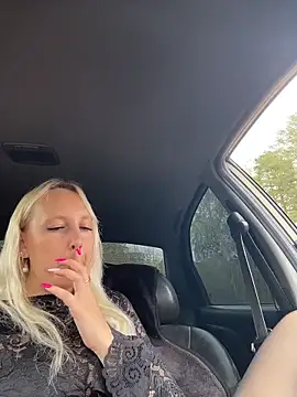 XXX chat uživo modela MerlinDave
