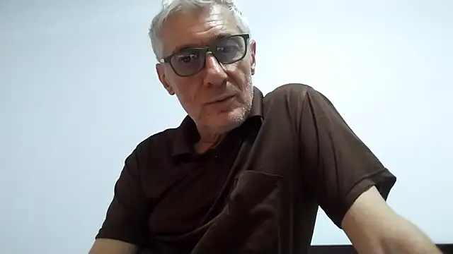 BIGUNCUTHARDCOCK: διαδικτυακό σόου στην κάμερα