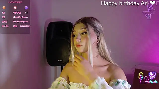 Chat +18 de Ariana_bb ao vivo