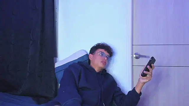 Maxfrost1 webkamerás műsora