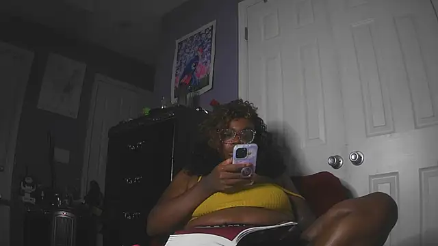 UriUniverse69's Live XXX Chat