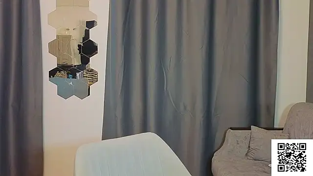crispinver Live XXX Chat