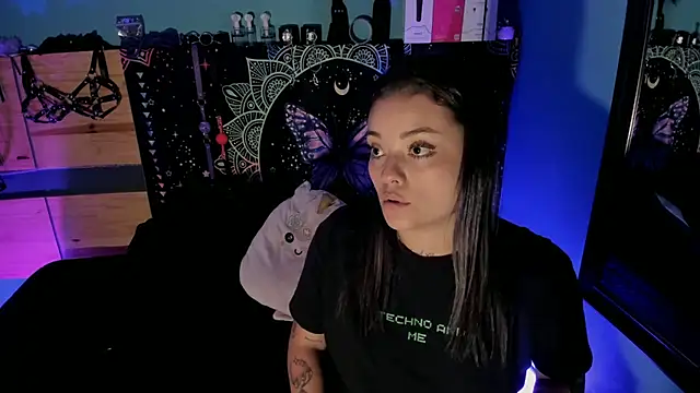 Chat XXX en directo de ChloeAllennn