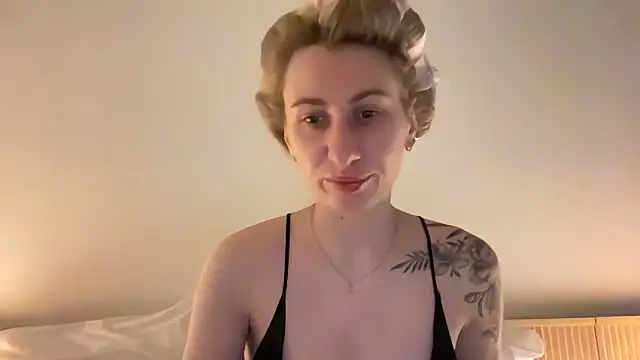 Webkamerová show HEY_KITSUNKA
