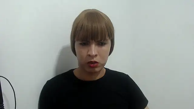 estefania224 Show in webcam
