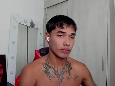 thomas_latin_boy Chat XXX live
