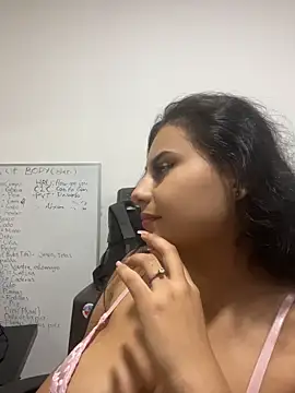 AbbyTaylorr 现场XXX聊天