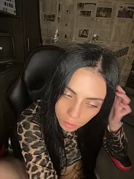 دردشة i_am_nina_ الجنسية المباشرة