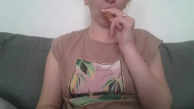 dirty_sasha00 Adlı Modelin Canlı XXX Sohbeti