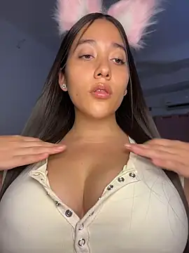 Nhefertary Adlı Modelin Canlı XXX Sohbeti
